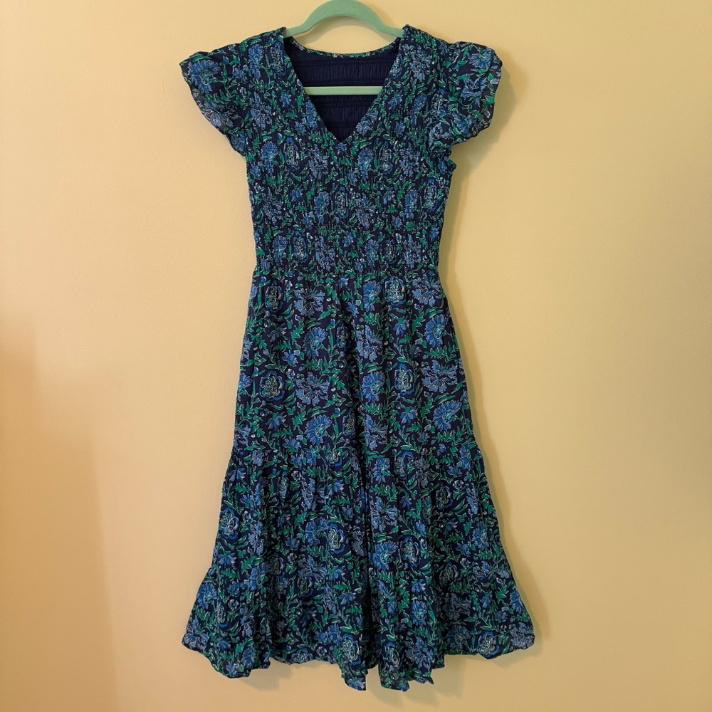 EUC Vineyard Vines Floral Smocked V-Neck Maxi Dress. Small.